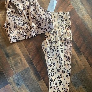 Fabletics Sports bra and leggings set. Size L